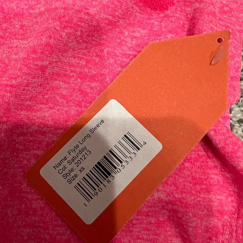 NWT Oiselle Flyte “Saturday” Activewear Long Sleeve Top - Picture 9 of 11